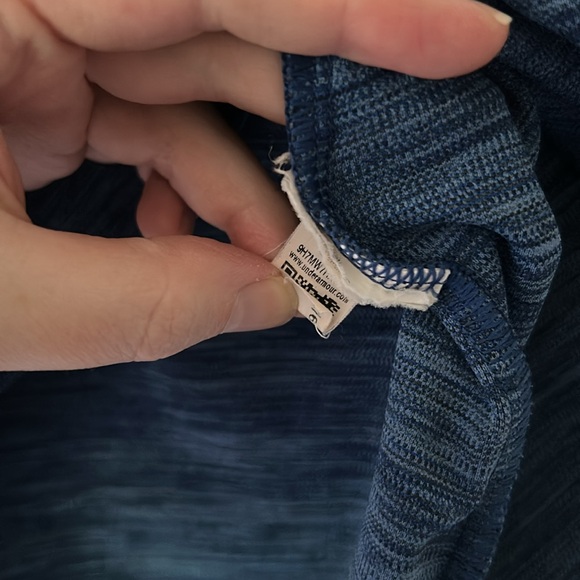 ❤️ CLOSET CLEAROUT!! 🎉 Under Armour Loose Fit Hear Gear Quarter Zip - Picture 6 of 8